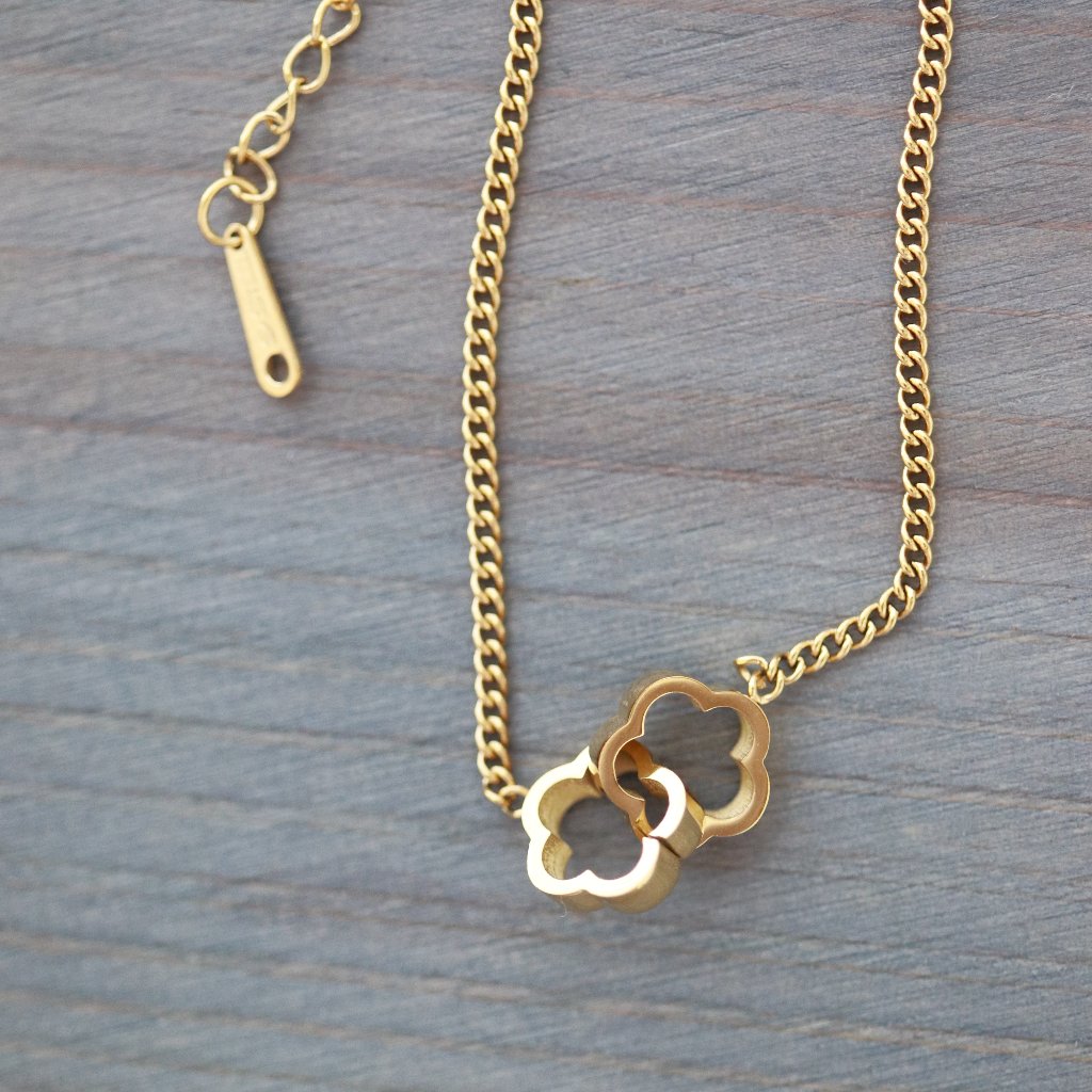 Clover Interlocking Dangling Style Bracelet 18k Gold Plated Stainless Steel 35$